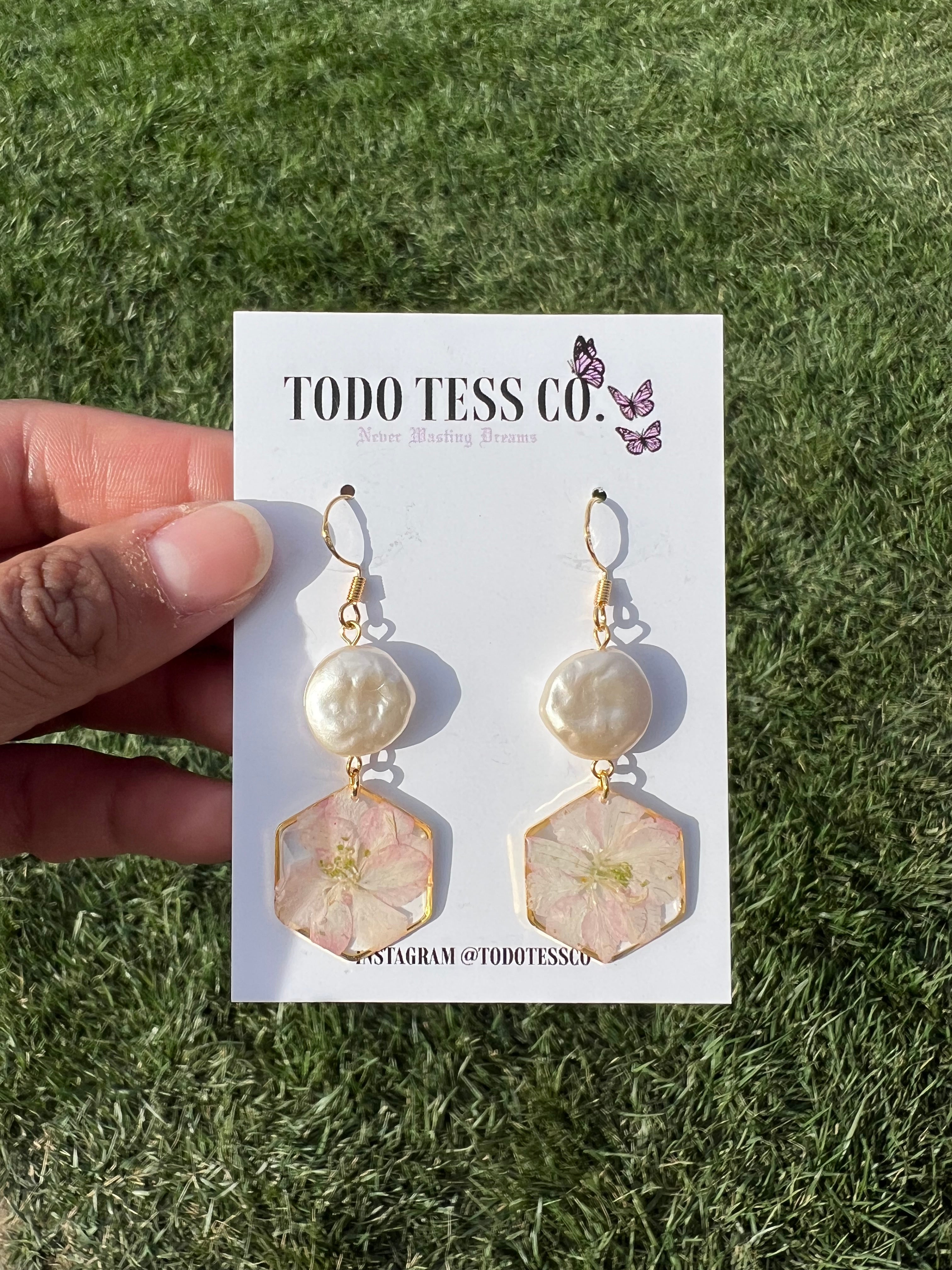 Blush Pearl Hexa Earrings